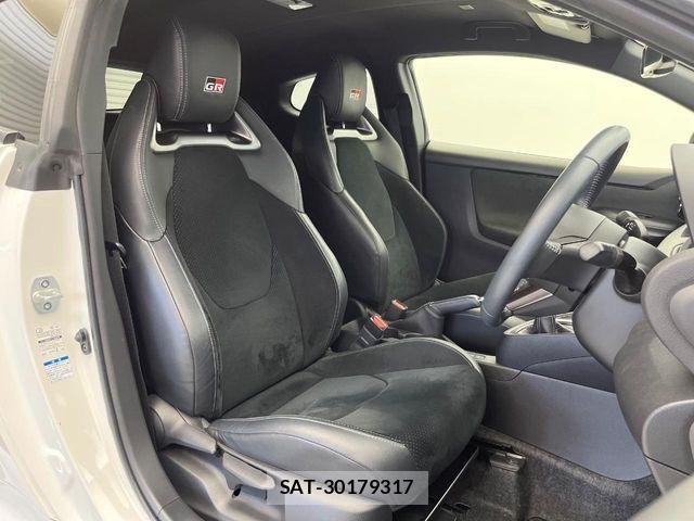 Toyota Gr Yaris 2021-09 8849172-13