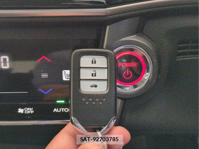 Honda GRACE 2017-07 8207677-13