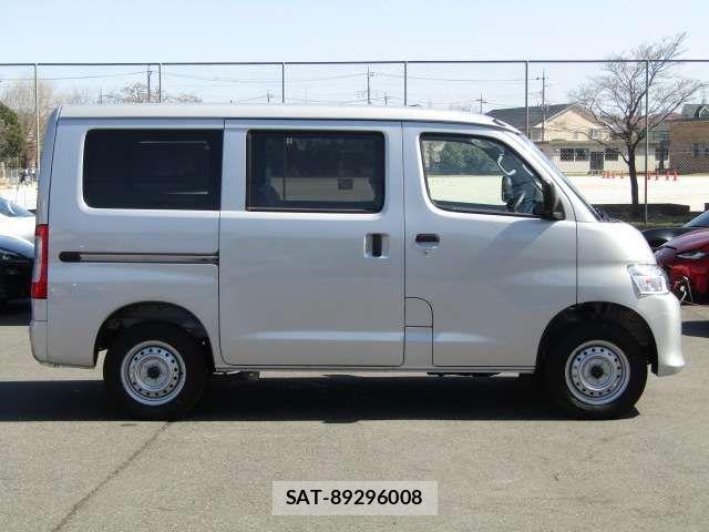 Daihatsu MAX 2025-09 5868463-9
