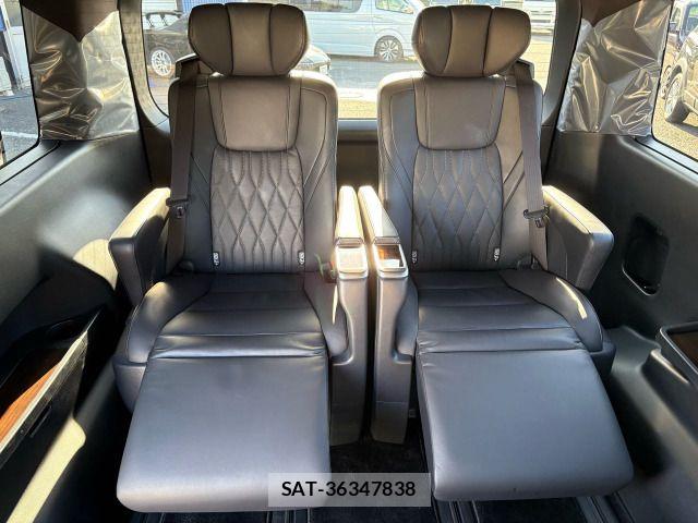 Toyota GRAN ACE 2020-09 7357918-16