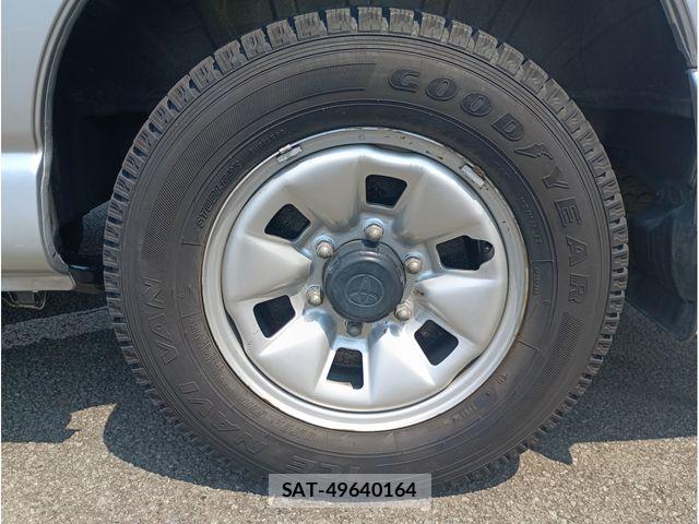 Toyota GRAND HIACE 2004-01 8371695-8