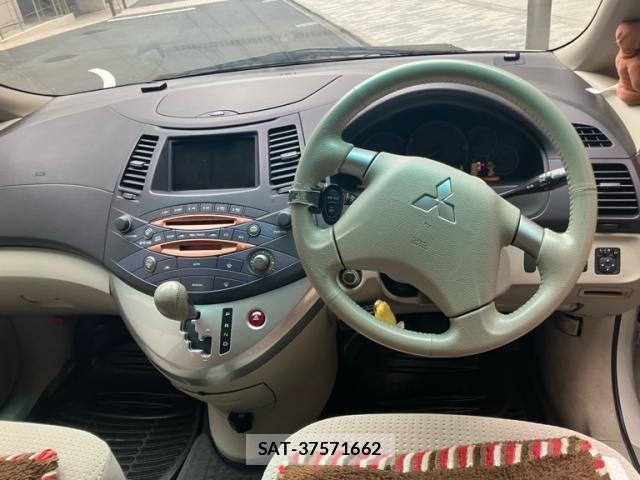 Mitsubishi GRANDIS 2003-12 6905793-16