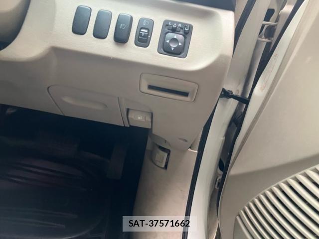 Mitsubishi GRANDIS 2003-12 6905793-18