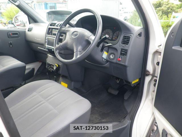 Toyota GRANVIA 2004-09 3374214-2