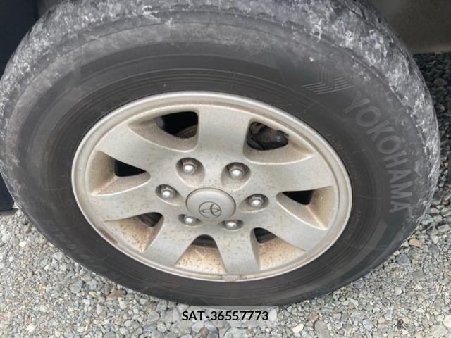 Toyota GRANVIA 1999-05 8871090-9