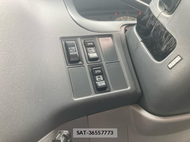 Toyota GRANVIA 1999-05 8871090-17