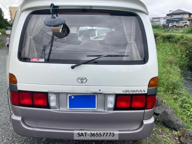 Toyota GRANVIA 1999-05 8871090-4