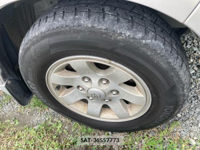 Toyota GRANVIA 1999-05 8871090-6