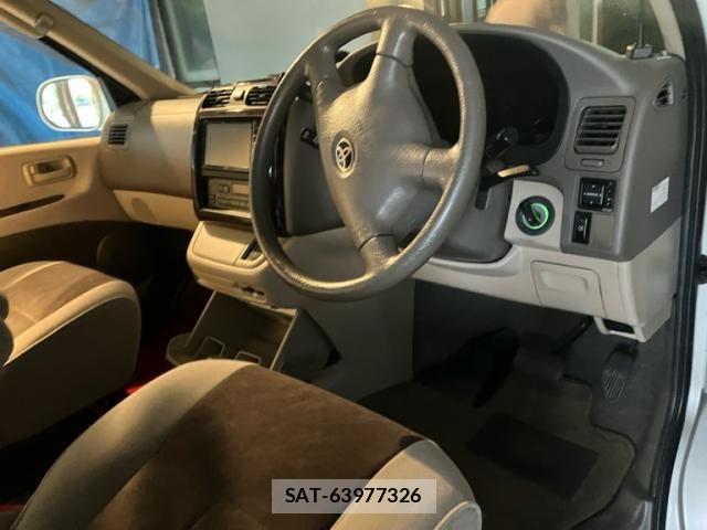 Toyota GRANVIA 2001-08 8626924-15
