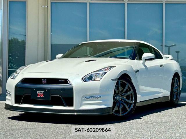 Nissan GT-R 2015-03 1178665-0