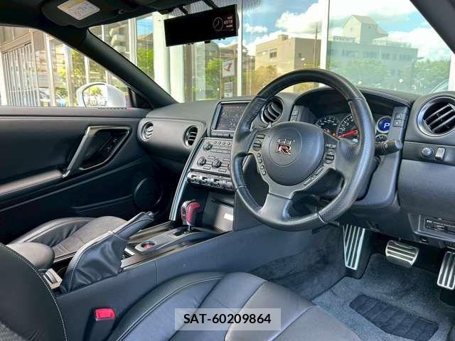 Nissan GT-R 2015-03 1178665-5