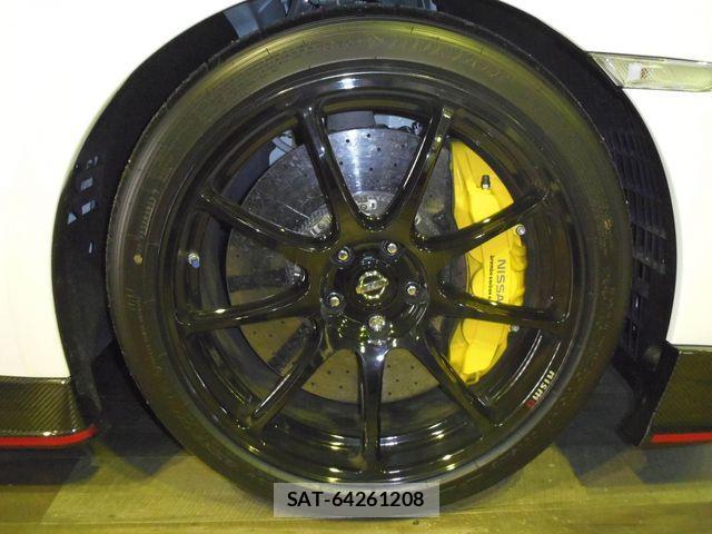 Nissan GT-R 2020-03 1428600-8