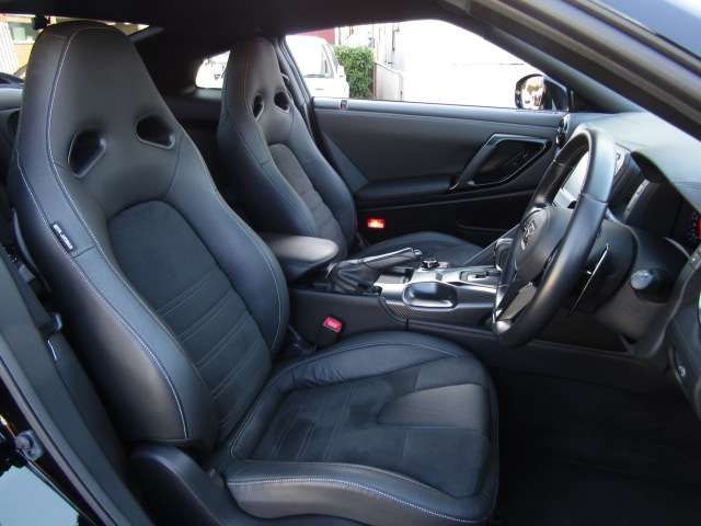 Nissan GT-R 2020-01 1545512-5