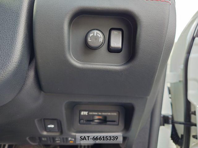 Nissan GT-R 2019-04 1717323-22