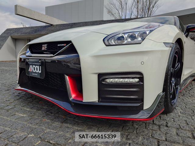 Nissan GT-R 2019-04 1717323-6