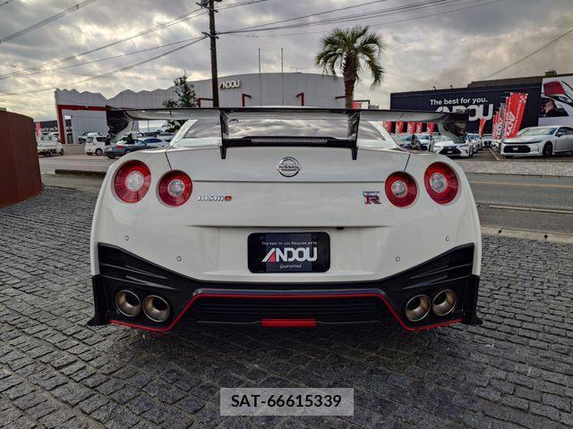 Nissan GT-R 2019-04 1717323-7