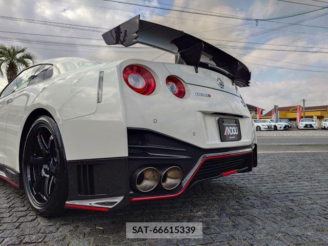 Nissan GT-R 2019-04 1717323-8