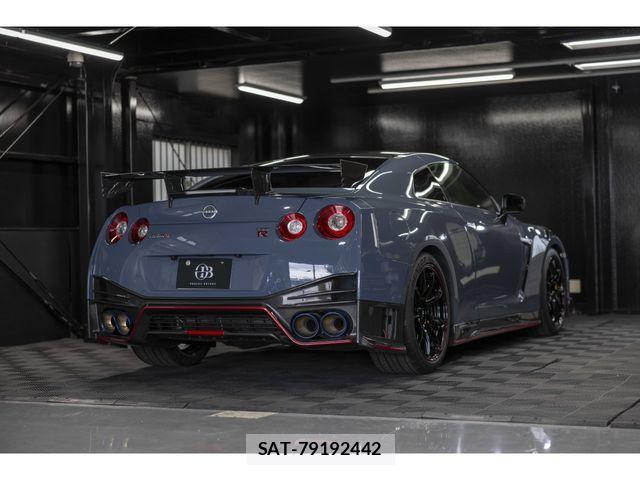 Nissan GT-R 2021-11 2400342-12
