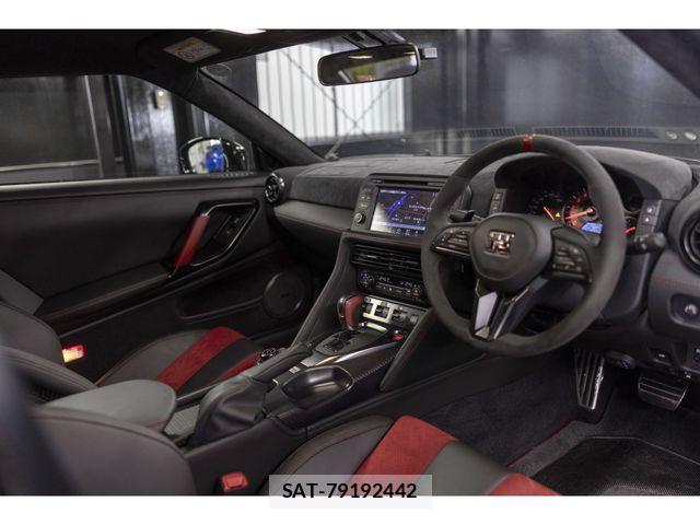 Nissan GT-R 2021-11 2400342-20