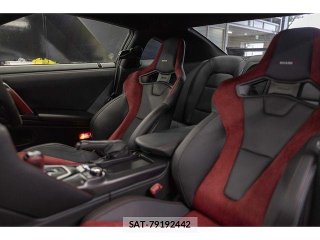 Nissan GT-R 2021-11 2400342-23