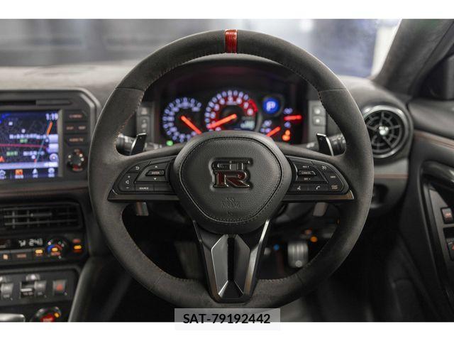 Nissan GT-R 2021-11 2400342-24