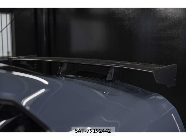 Nissan GT-R 2021-11 2400342-8