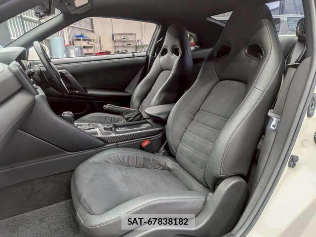 Nissan GT-R 2019-02 6304322-13