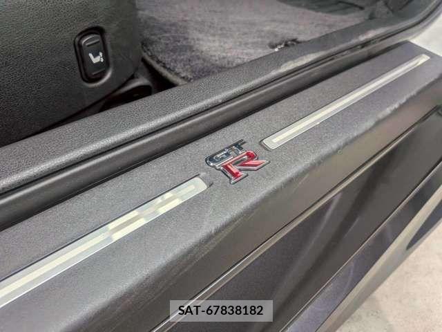 Nissan GT-R 2019-02 6304322-15