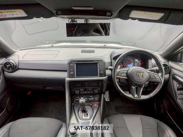 Nissan GT-R 2019-02 6304322-1
