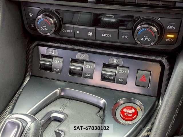Nissan GT-R 2019-02 6304322-5