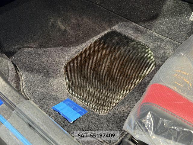 Nissan GT-R 2022-04 6612071-11