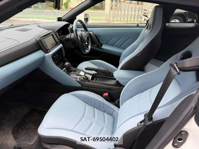 Nissan GT-R 2024-08 6671558-14