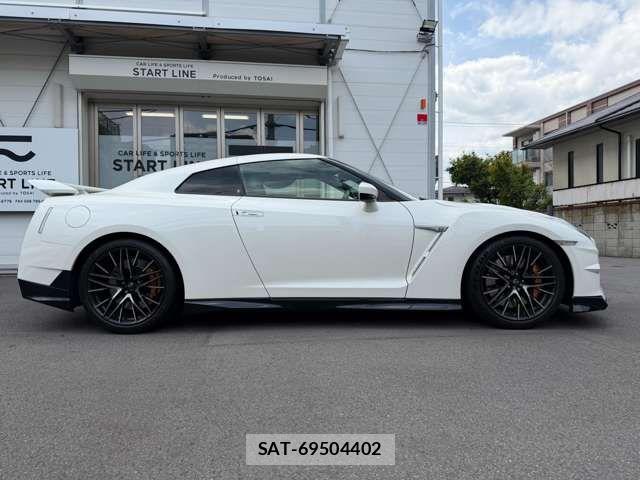Nissan GT-R 2024-08 6671558-3