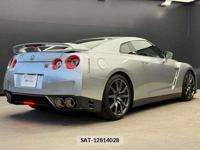 Nissan GT-R 2014-03 6683788-2