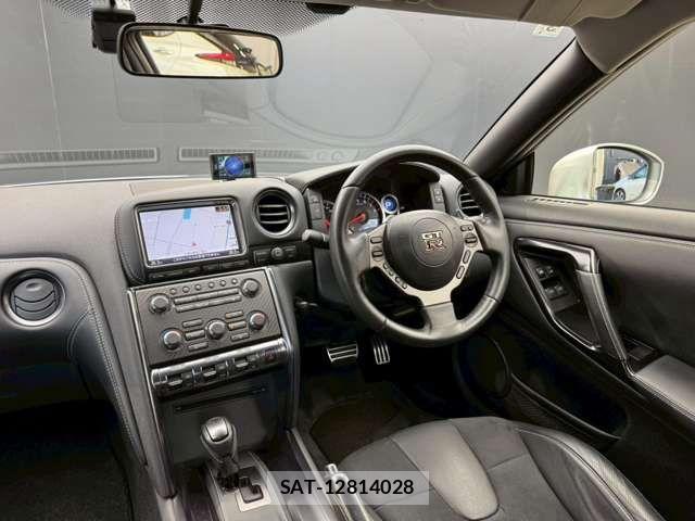Nissan GT-R 2014-03 6683788-4
