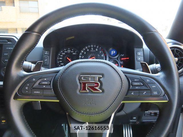 Nissan GT-R 2019-12 6815080-10