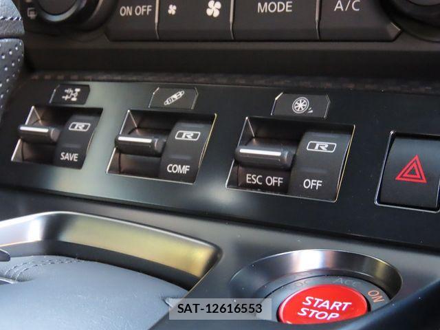 Nissan GT-R 2019-12 6815080-16