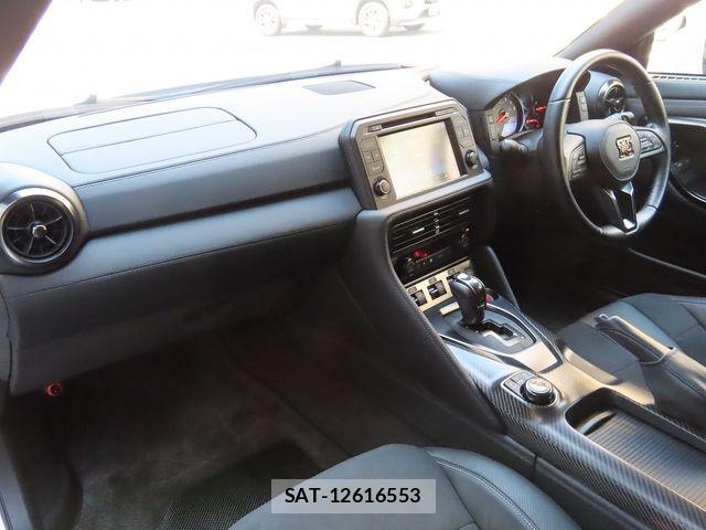 Nissan GT-R 2019-12 6815080-20