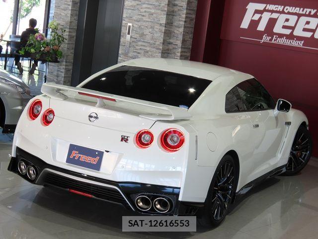 Nissan GT-R 2019-12 6815080-2