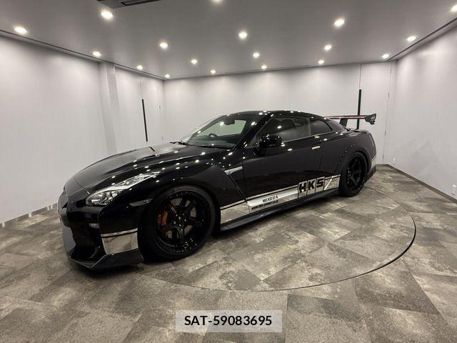 Nissan GT-R 2016-10 6905792-1