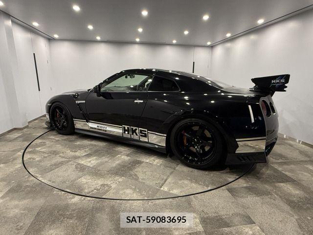Nissan GT-R 2016-10 6905792-3