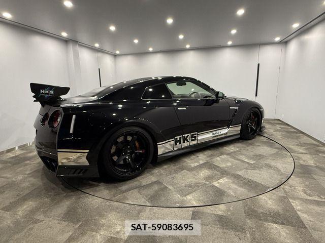 Nissan GT-R 2016-10 6905792-5