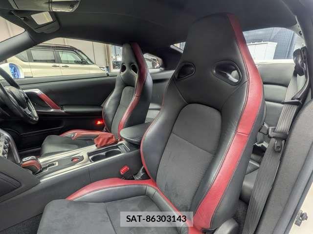 Nissan GT-R 2010-01 7219059-16