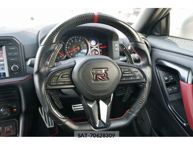 Nissan GT-R 2017-01 7219060-17