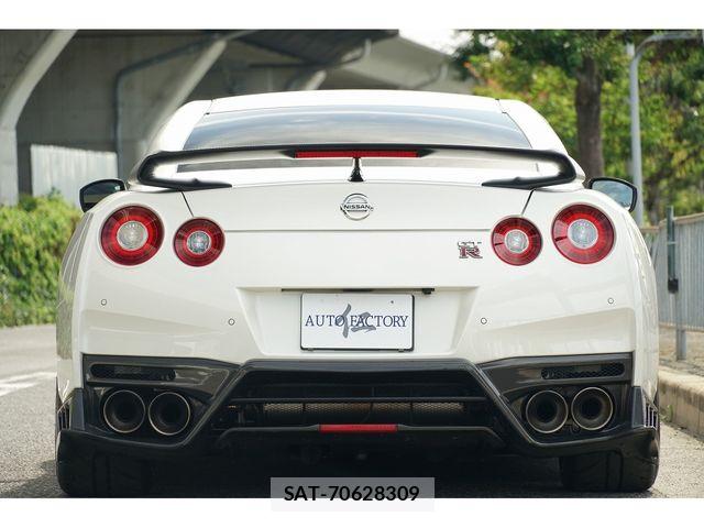 Nissan GT-R 2017-01 7219060-4