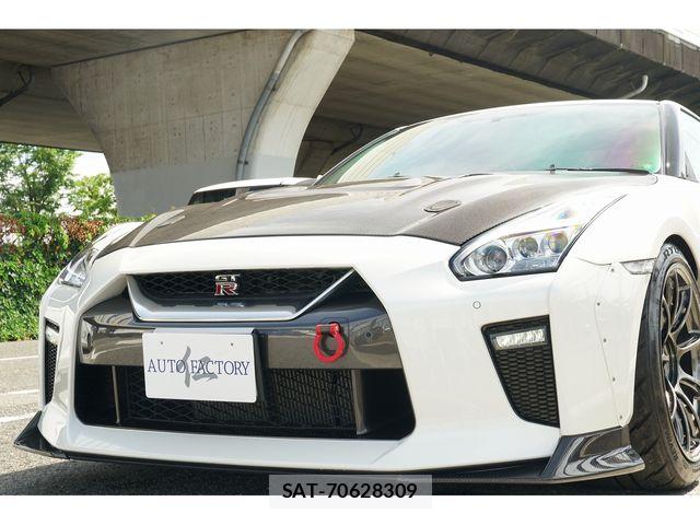 Nissan GT-R 2017-01 7219060-6