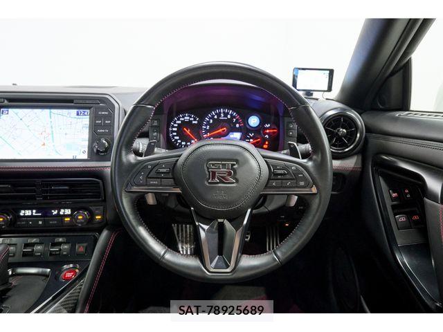 Nissan GT-R 2018-07 7327267-9