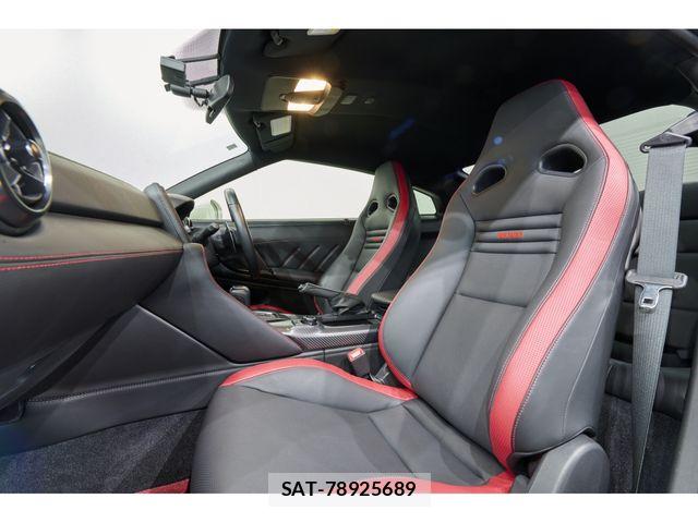 Nissan GT-R 2018-07 7327267-24