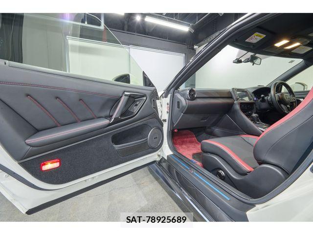 Nissan GT-R 2018-07 7327267-25