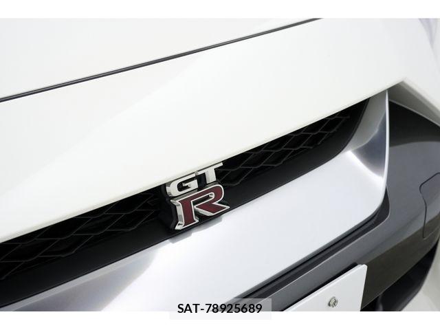 Nissan GT-R 2018-07 7327267-26